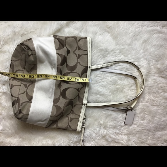 Coach brown/tan signature small shoulder bag - Picture 4 of 8